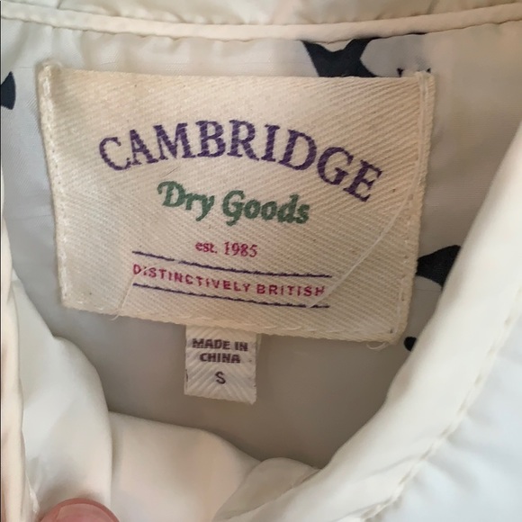 SOLD - Off White Cream Puffer Vest - Picture 4 of 5